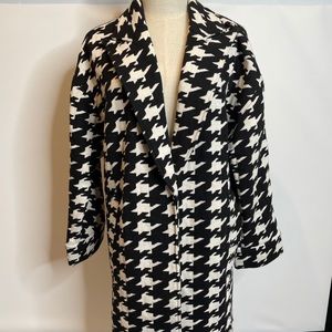 Alice + Olivia coat sweater cardigan M black white